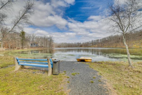 Kayaks and Lake Access Poconos Gem with Hot Tub